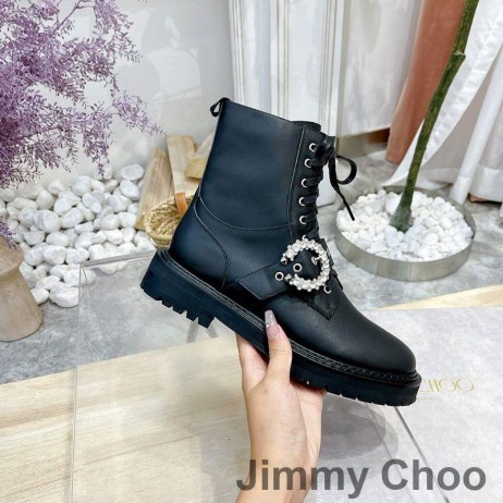 Jimmy Choo Cora Piatto Da Combattimento Stivali Da Donna In Pelle Di Vitello Con Cristallo Fibbia Nero