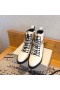 Jimmy Choo Cruz Combattimento Stivali Da Donna In Pelle Con Dettagli In Cristallo Bianco
