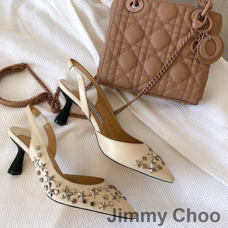 Jimmy Choo Fetto65 숙 펌프는 여자 가죽 스타와 함께 리벳 베이지