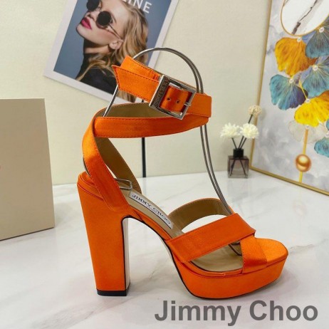 Jimmy Choo 가이아 115 플랫폼 샌들 여성의 새틴 오렌지