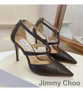 Jimmy Choo 사랑 105 펌프는 여자 종아리에 가죽 검정