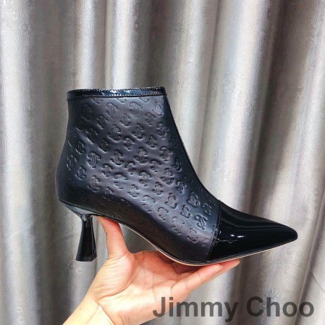Jimmy Choo Kix Z 65 Tobillo Botines de las Mujeres de Cuero de Patente Y JC Monograma de Cuero Negro
