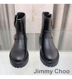 جÙÙ
Ù ØªØ´Ù Ø§ÙØ´Ø¨Ø§Ø¨ Ø§ÙØ«Ø§ÙÙ Ø±Ø§ÙØ¨ Ø§ÙØ¯Ø±Ø§Ø¬Ø© اÙÙØ§Ø±ÙØ© Ø§ÙØ£ØØ°ÙØ© اÙÙØ³Ø§Ø¦ÙØ© عÙÙ ÙØÙ Ø³ÙØ³ Ø§ÙØ¬Ùد Ù
ع Ø§ÙØ°Ùب Ø§ÙØ£Ø¨Ø§Ø²ÙÙ
 Ø§ÙØ£Ø³Ùد