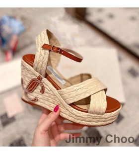 Jimmy Choo Dellena 95 Σφήνες Γυναικών Φυσικό Raffia Με JC Μπεζ Μονόγραμμα